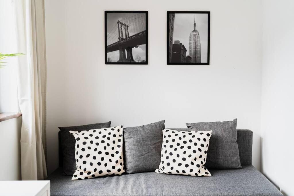 City Center - 3 Rooms - New Building - Private Parking Place - Garage Wroclaw Dış mekan fotoğraf