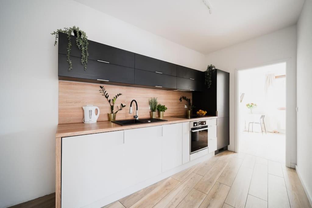 City Center - 3 Rooms - New Building - Private Parking Place - Garage Wroclaw Dış mekan fotoğraf