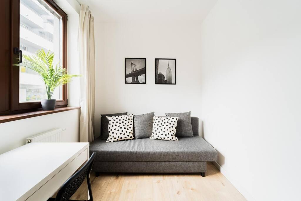 City Center - 3 Rooms - New Building - Private Parking Place - Garage Wroclaw Dış mekan fotoğraf