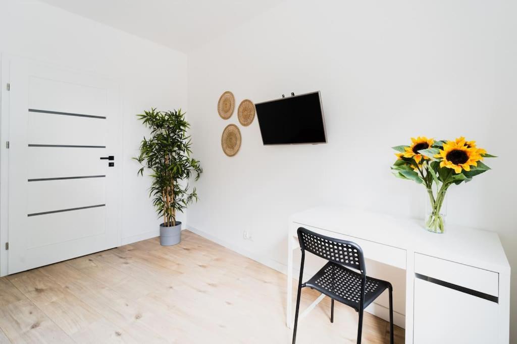 City Center - 3 Rooms - New Building - Private Parking Place - Garage Wroclaw Dış mekan fotoğraf