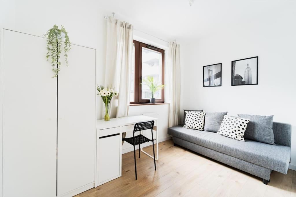 City Center - 3 Rooms - New Building - Private Parking Place - Garage Wroclaw Dış mekan fotoğraf