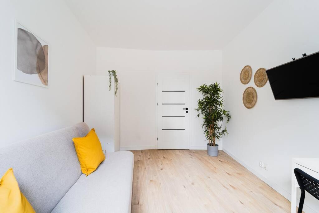 City Center - 3 Rooms - New Building - Private Parking Place - Garage Wroclaw Dış mekan fotoğraf