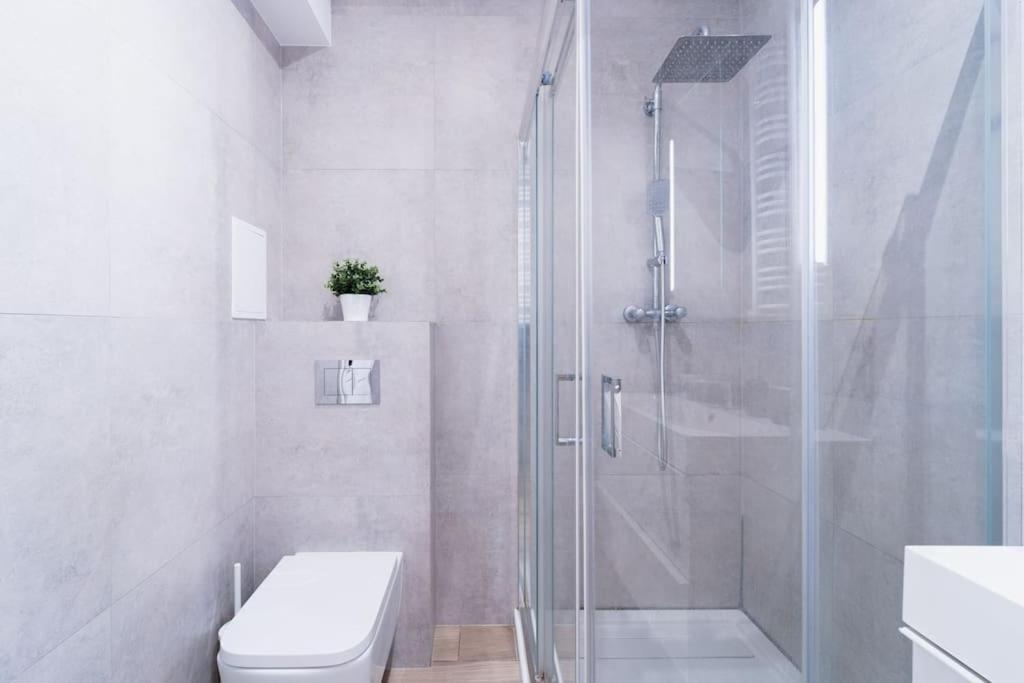 City Center - 3 Rooms - New Building - Private Parking Place - Garage Wroclaw Dış mekan fotoğraf
